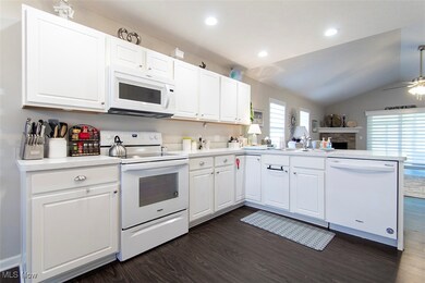 1099 Huntsman Ct, Grafton, OH 44044 - photo 5