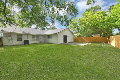 10422 Hollyglen Dr, Houston, TX 77016 - photo 2