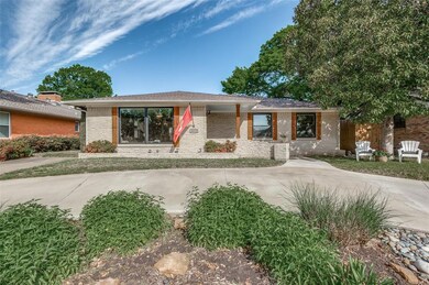 6819 E Mockingbird Ln, Dallas, TX 75214 - photo 2