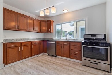 Completely updated Kitchen with brand new applianc