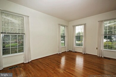1017 Dulaney Mill Dr, Frederick, MD 21702 - photo 4