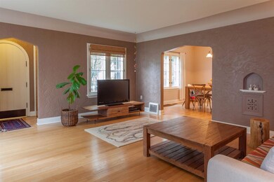 906 Edgewood Place, Ann Arbor, MI 48103 - photo 4