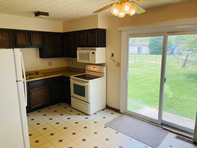 841 Upwoods Dr, Columbus, OH 43228 - photo 7