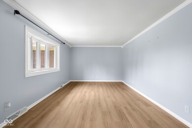 4730 Woodcrest Dr, Columbus, IN 47203 - photo 5