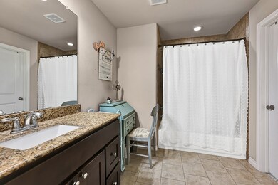 1011 Santa fe Ct, Rosenberg, TX 77471 - photo 4