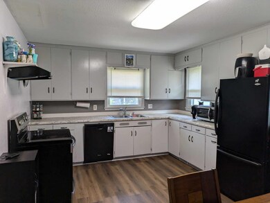 219 3rd Ave E, Cresco, IA 52136 - photo 6