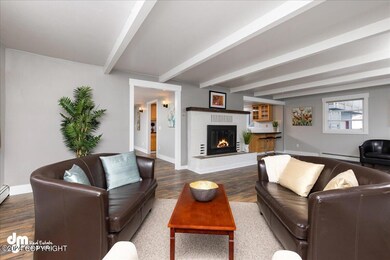 04-Unit A Living Room 20240325-DW-4799