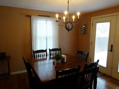 Dining Area. Dining Area