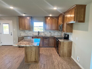 1060 Neal Rd, Azle, TX 76020 - photo 3