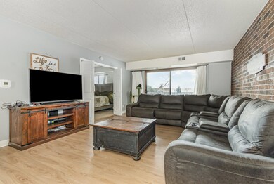 1420 Woodbridge Rd unit 1E, Joliet, IL 60436 - photo 3