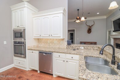 423 Julee Cir 23