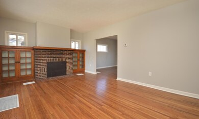 Living Room (2)