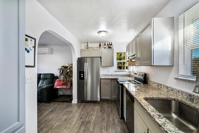 2365 Eureka Way, Redding, CA 96001 - photo 4