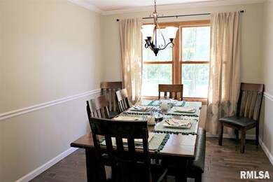 5320 N Castleberry Dr, Peoria, IL 61615 - photo 7