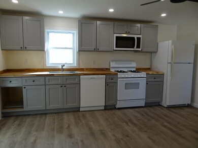 25 School St unit 25B, Canaan, NH 03741 - photo 4