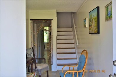 641 Dixon St, Allentown, PA 18103 - photo 2