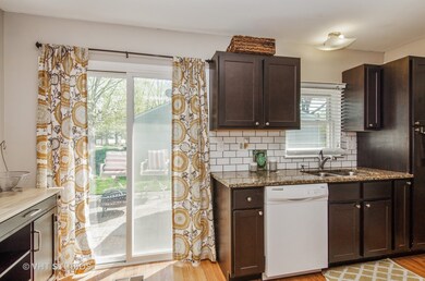 1021 Wesley Ln, Algonquin, IL 60102 - photo 6