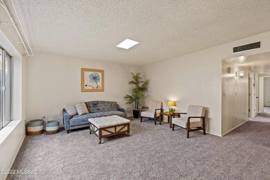 06-Living Area