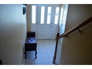 Entry/Foyer.