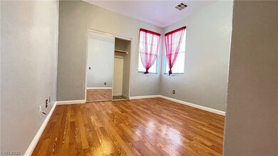 9895 Oriole Crest Ct, Las Vegas, NV 89117 - photo 6