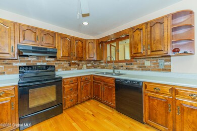 4 Kitchen 2
