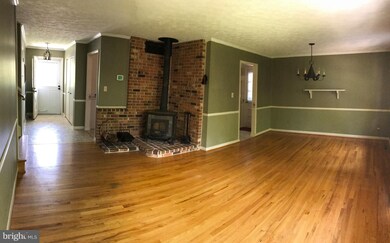 9118 Waltham Woods Rd, Parkville, MD 21234 - photo 3