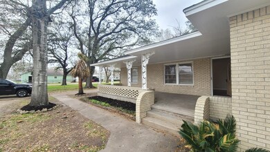 2717 Nichols Ave, Bay City, TX 77414 - photo 4