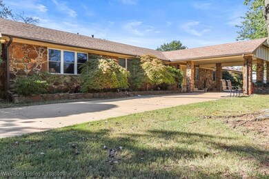 1804 E Hollow Oak Rd, Stigler, OK 74462 - photo 4