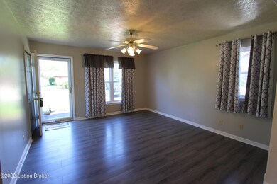 7913 Grenelle Dr, Louisville, KY 40228 - photo 6