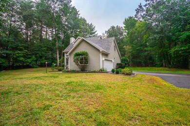 119 Chelsea Dr, Saratoga Springs, NY 12866 - photo 3