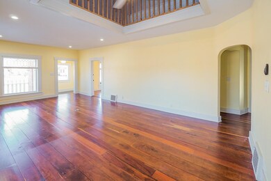 502 S ELM-109