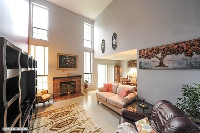 127 Pembroke Cir unit 4D, Lake Bluff, IL 60044 - photo 2