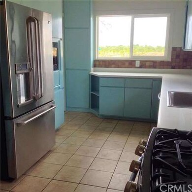 Home comes with fridge, microwave & washer & dryer