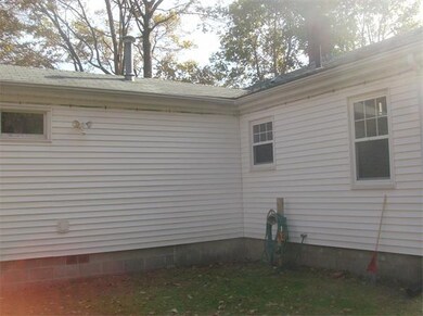 6 Kingston St, North Dartmouth, MA 02747 - photo 5