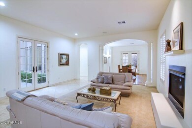 10-LivingRm_0575
