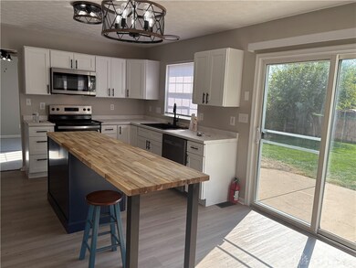 10080 Edgerton Dr, Miamisburg, OH 45342 - photo 3