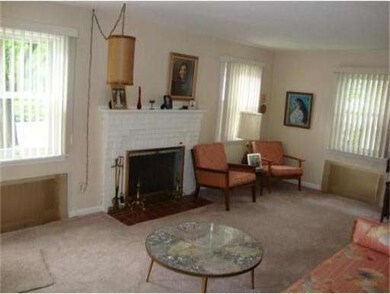 27 Hunthurst Cir, Worcester, MA 01602 - photo 3