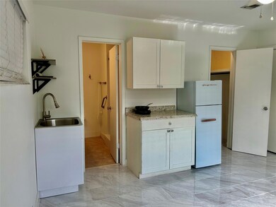 1301 SE 22nd Ave unit 4, Pompano Beach, FL 33062 - photo 2