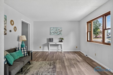 2155 Bishopsgate Dr, Toledo, OH 43614 - photo 5