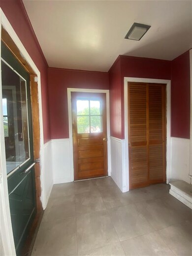 18 Thorpe Avenue Extension, Saint Albans, VT 05478 - photo 2