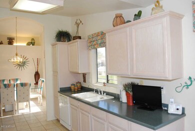 Light and Bright Kitchen