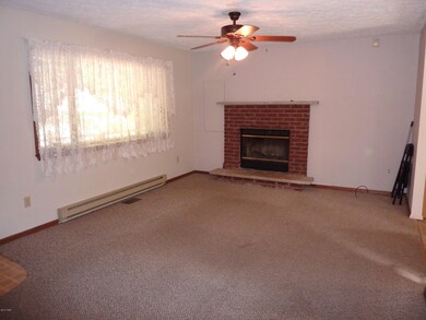 1022 Canary Ln, Lake Ariel, PA 18436 - photo 4