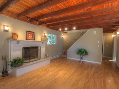 305 Washington Dr, Hawley, PA 18428 - photo 4