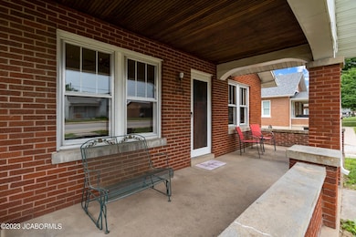 706 E Main St, Linn, MO 31