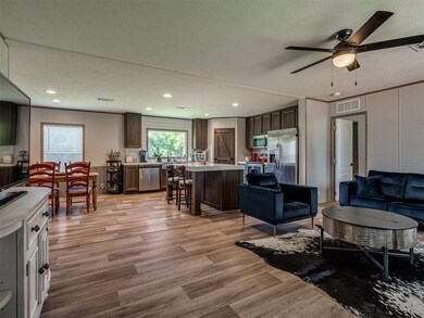 30301 Lake Dr, McLoud, OK 74851 - photo 5