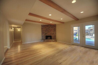 Living Room-14