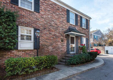 11 Poulnot Ln Charleston SC-small-001-12