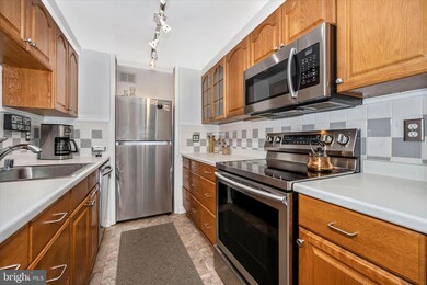 7003 Knighthood Ln, Columbia, MD 21045 - photo 5