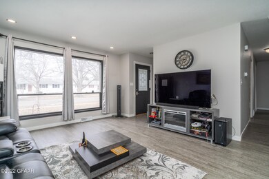 1823 S 19th St, Grand Forks, ND 58201 - photo 4