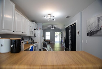 619 W Orange Ave, Defuniak Springs, FL 32435 - photo 6